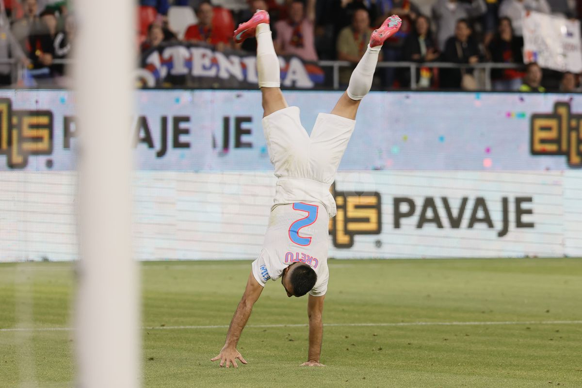 Ce s-a întâmplat pe gazon imediat după FCSB - Inter d'Escaldes » Crețu a făcut din nou tumbe, un jucător a fost băgat în ședință