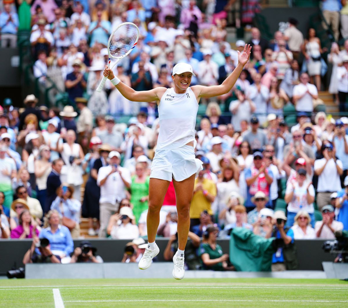 Premieră! Iga Swiatek s-a calificat în semifinale la Wimbledon