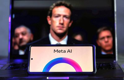 Orlando Nicoară sesizează un trend mondial incredibil: „AI-ul bate fotbalul! Programatorii costă acum peste 100 de milioane $”