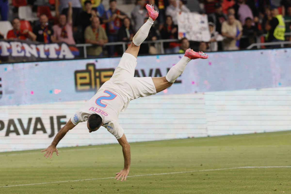 Ce s-a întâmplat pe gazon imediat după FCSB - Inter d'Escaldes » Crețu a făcut din nou tumbe, un jucător a fost băgat în ședință