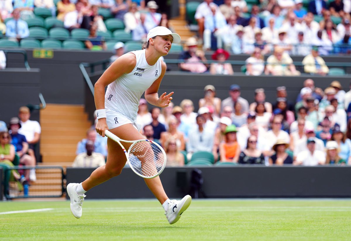 Premieră! Iga Swiatek s-a calificat în semifinale la Wimbledon