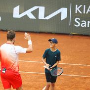 Stan Wawrinka și un copil de mingi au făcut schimb de rachetă FOTO Roxana Fleșeru