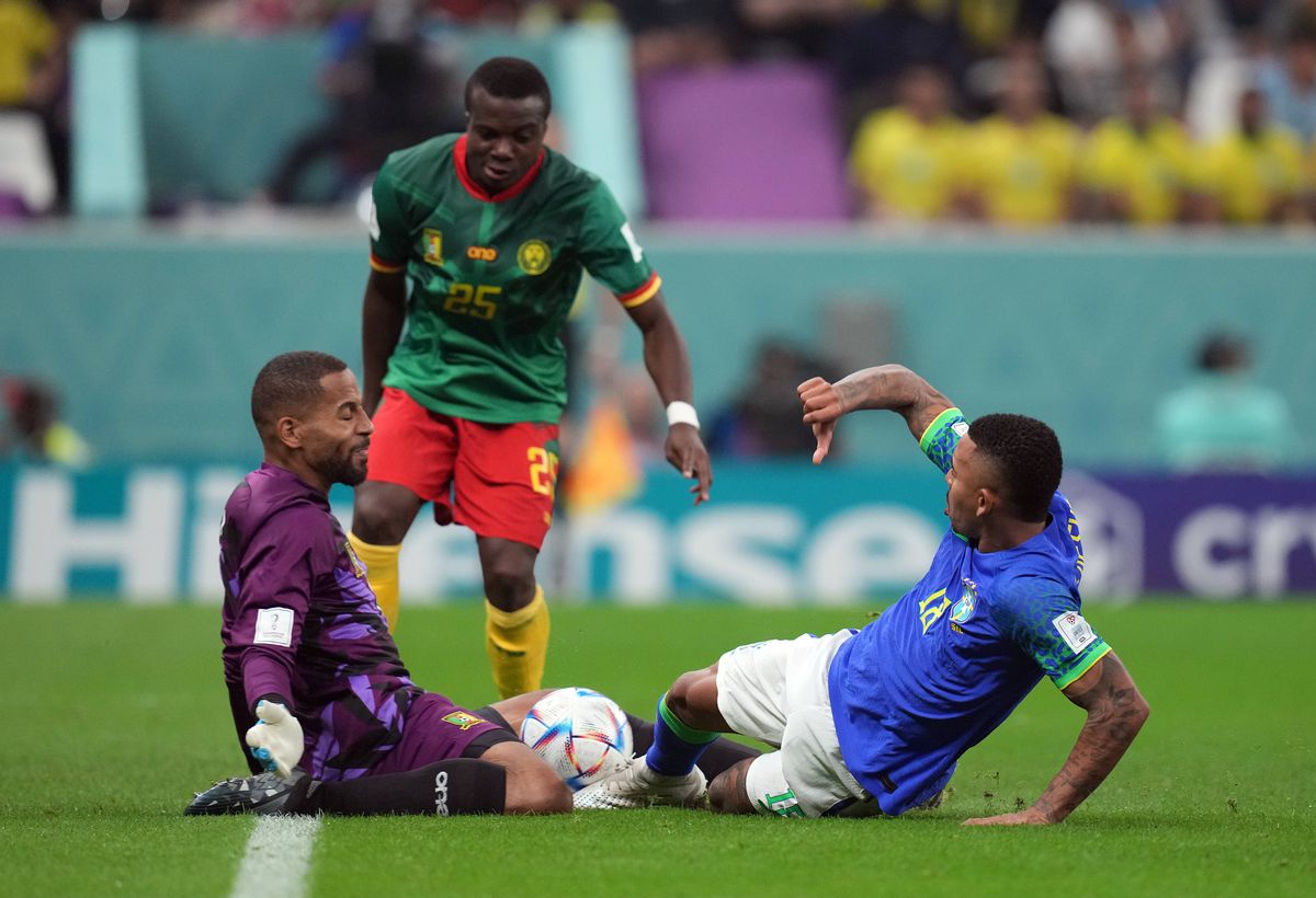 Imagini cu Devis Epassy din Camerun - Brazilia