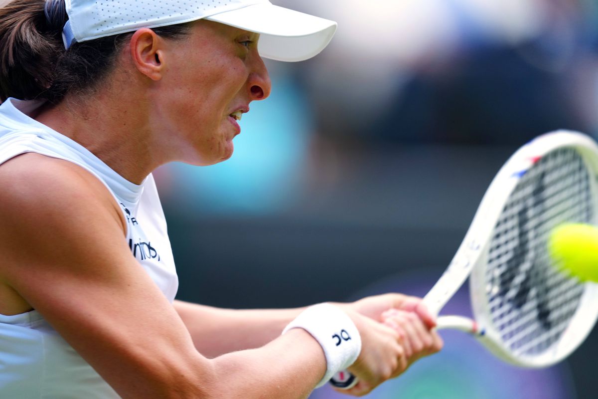 Premieră! Iga Swiatek s-a calificat în semifinale la Wimbledon