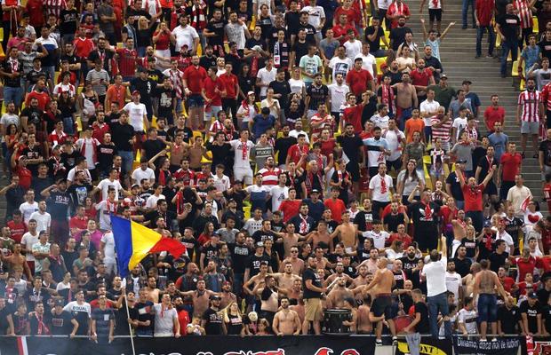 POLI IAȘI - DINAMO // Dinamoviștii îl ironizează pe Mircea Lucescu: „Înaintea meciului de azi, Lăcătuș va ține un discurs motivațional în vestiarul «câinilor roșii»”