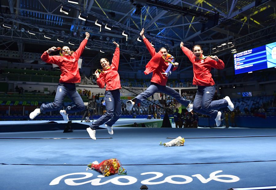 4 ani de la singurul aur al României la Rio 2016 » Spadasinele campioane olimpice povestesc cu ce se ocupă în prezent și cum se raportează la acel rezultat remarcabil