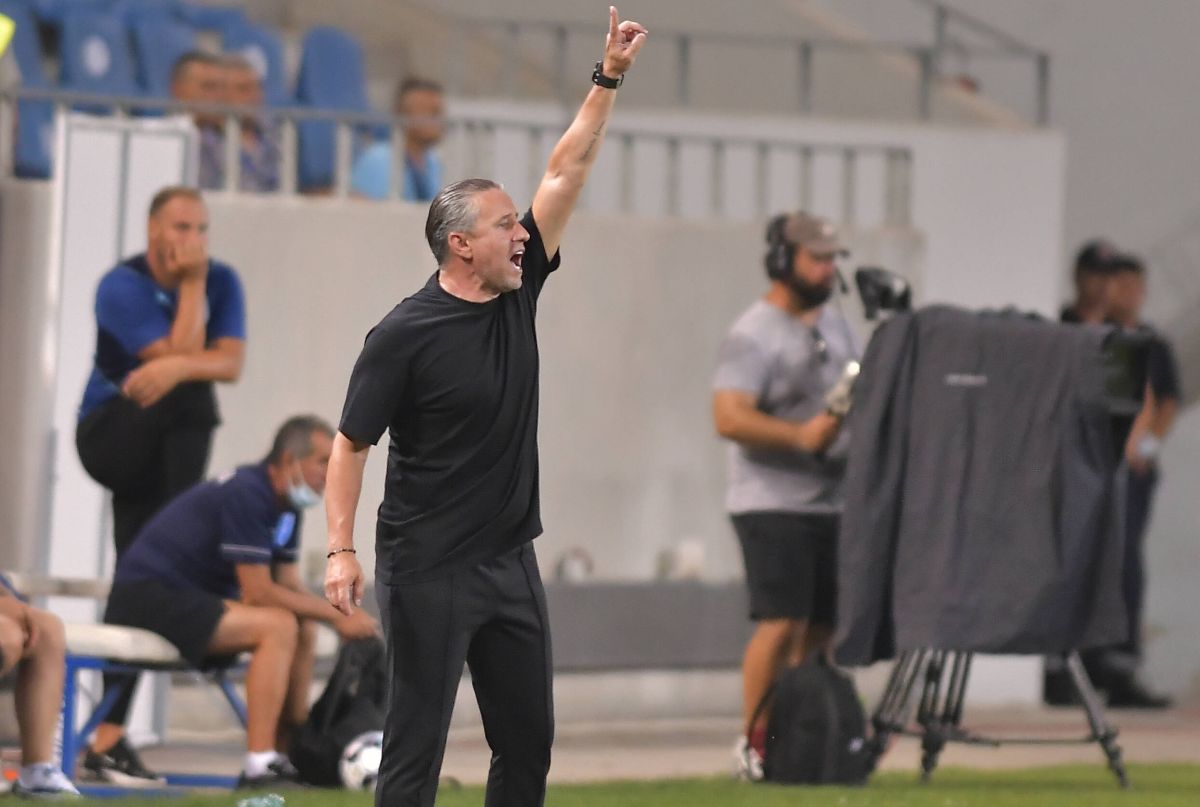 L-a sunat Gigi? :)) Ce a făcut Reghe la pauza meciului cu FC Voluntari