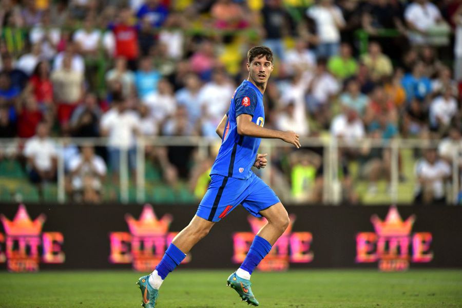 Miculescu a ajuns rezervă la FCSB, în fața lui titular e Cordea A ales greșit FCSB? Ișfan, peste fotbalistul de 1,7 milioane de euro al lui Becali
