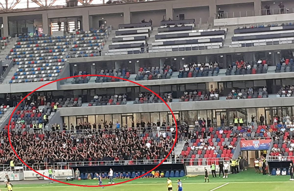 CSA Steaua - Metaloglobus / imagini cu atmosfera din stadion + bannerele ultrașilor din Peluza Sud