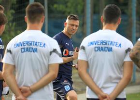 „Gestul lui Rădoi e lipsit de respect!” »  Noul antrenor al Craiovei, luat în colimator încă din prima zi în Bănie: „Nu mi se pare normal!”