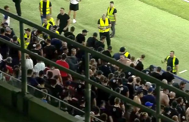 Ce nu s-a văzut la TV în primul meci al Stelei din acest sezon » Un ultras a sărit să-l bată pe Herea + Imaginile serii cu „Lăcătuș”