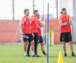Distracție la antrenamentul FCSB » Cum i-a testat Neubert pe jucători + Charalambous s-a băgat la joc