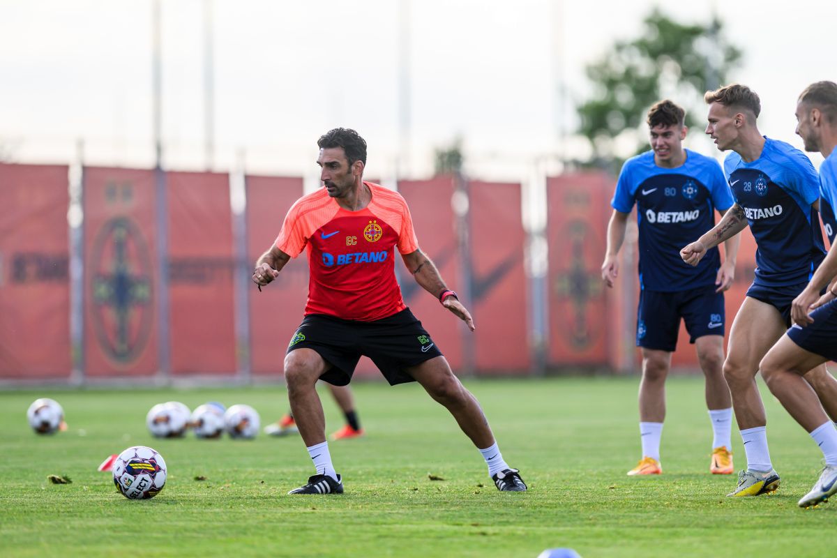 Distracție la antrenamentul FCSB » Cum i-a testat Neubert pe jucători + Charalambous s-a băgat la joc