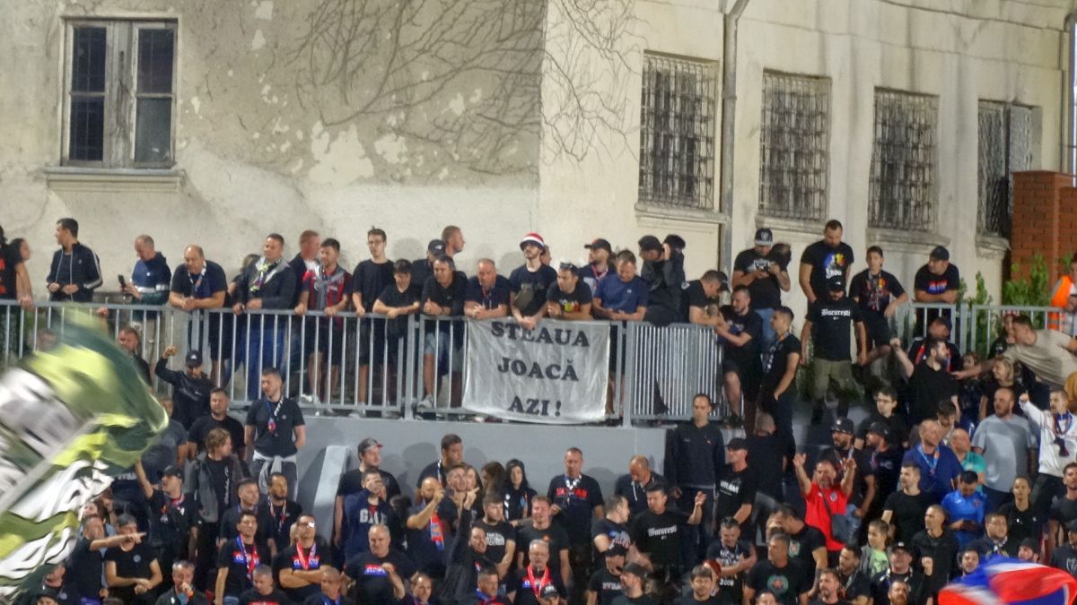 Peluza Sud Steaua, la datorie la Chindia - Steaua: ultrașii au luat cu asalt Târgoviște