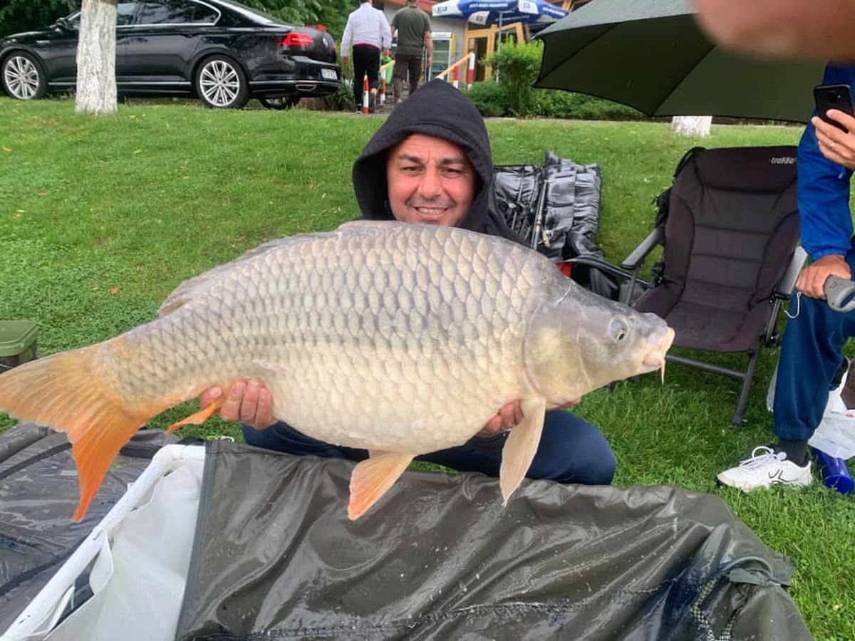 Imagine tulburătoare! Cum arată mâna lui Florentin Petre la 22 de ani de când a fost la un pas de tragedie: „Doctorul mi-a zis: «Opt oameni au murit, tu ești singurul care a scăpat!»”