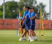 Distracție la antrenamentul FCSB » Cum i-a testat Neubert pe jucători + Charalambous s-a băgat la joc