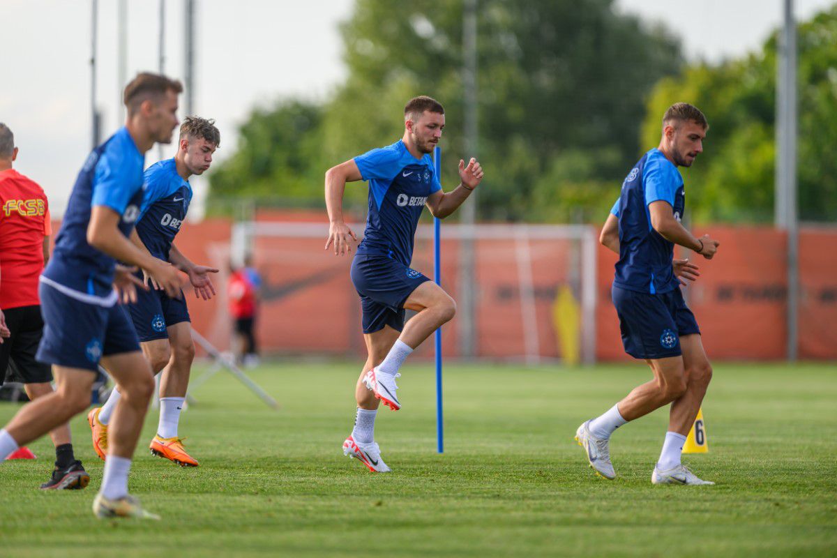 Distracție la antrenamentul FCSB » Cum i-a testat Neubert pe jucători + Charalambous s-a băgat la joc