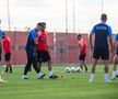 Distracție la antrenamentul FCSB » Cum i-a testat Neubert pe jucători + Charalambous s-a băgat la joc