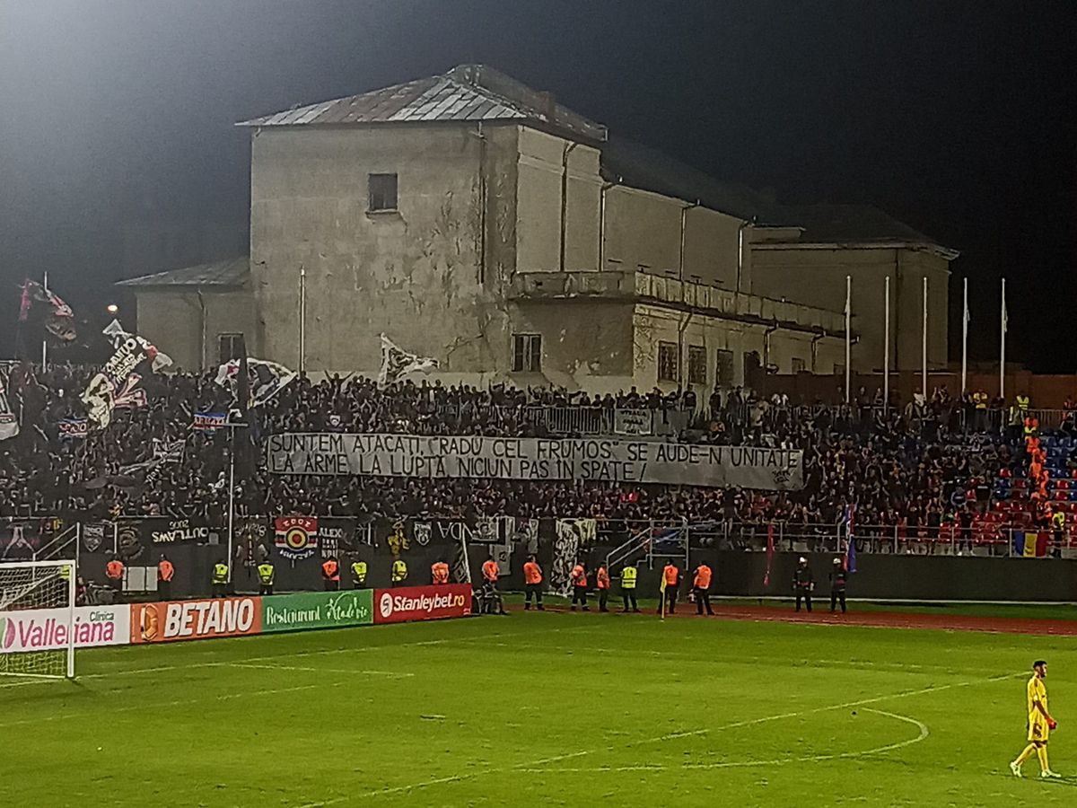 Peluza Sud Steaua, la datorie la Chindia - Steaua: ultrașii au luat cu asalt Târgoviște