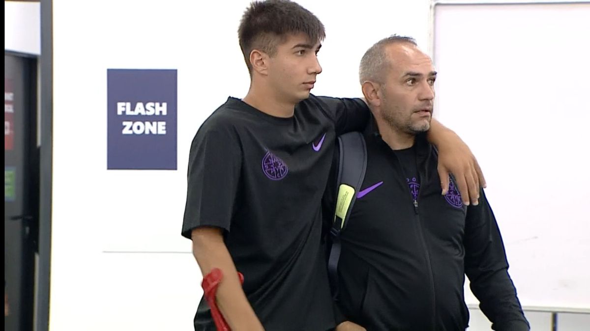 Titularul de la FCSB, în cârje » Problemă majoră după meciul cu Farul