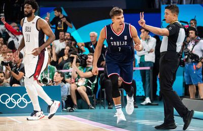 Povestea de viață a lui Bogdan Bogdanovic, starul sârb din NBA: „Mama a fost casieriță, iar tata agent comercial. Au renunțat la tot pentru mine și sora mea”