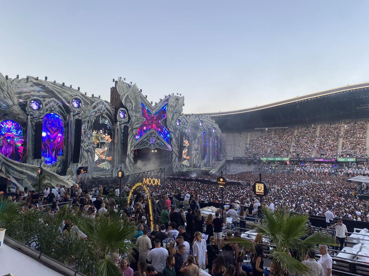 Nebunie, aseară, pe Cluj Arena » Au închis stadionul la Untold: fanii au răbufnit la porți