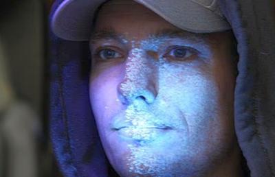 Armă high-tech pe stadioane » Din acest sezon, Poliția va folosi un spray special cu markeri ADN, testat pe infractori!
