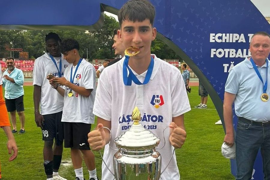 Viitorul star al lui Dinamo? Titular, astăzi, în prima echipă la numai 15 ani: „Are deja 1,85m înălțime”