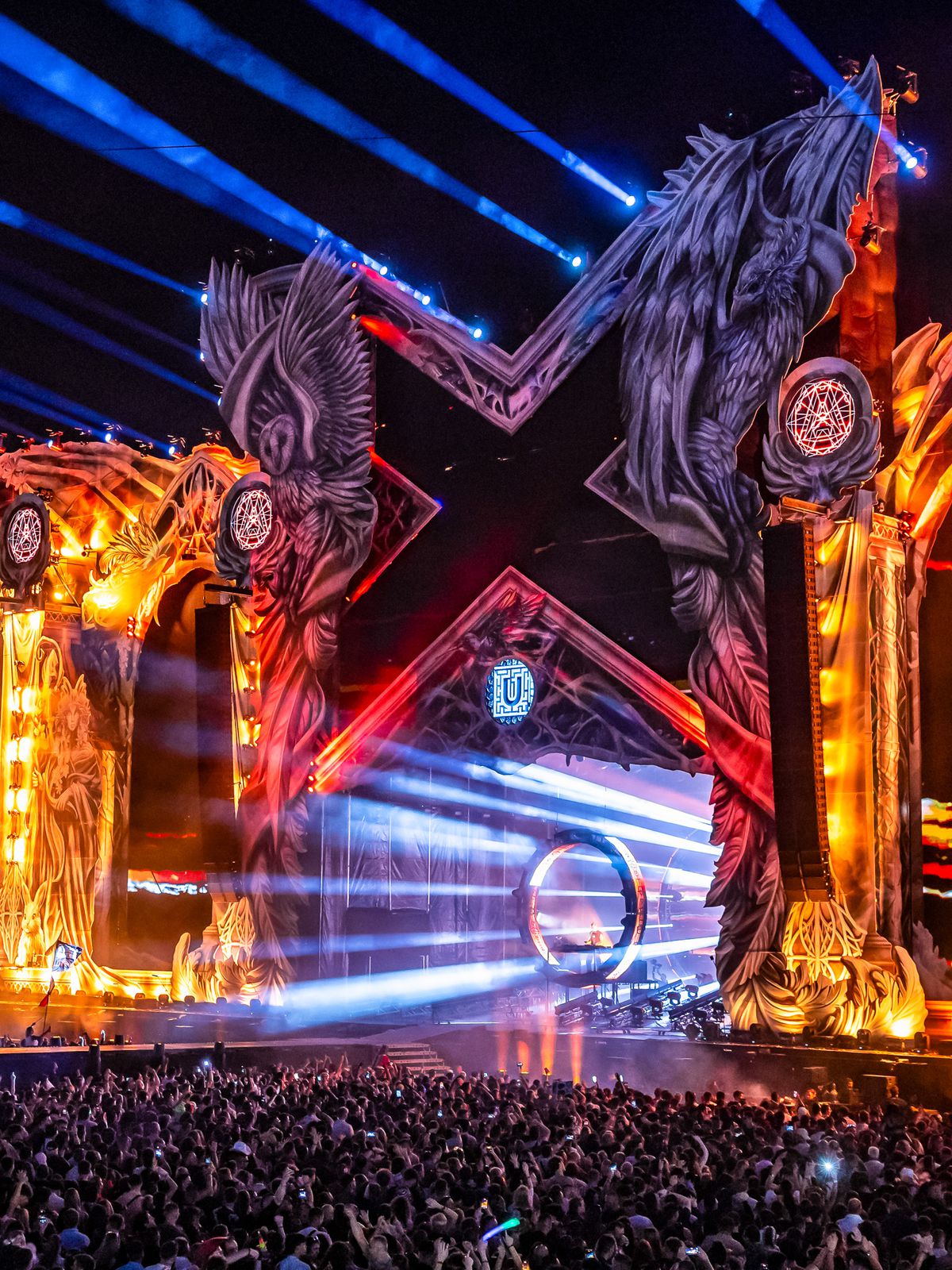 Nebunie, aseară, pe Cluj Arena » Au închis stadionul la Untold: fanii au răbufnit la porți