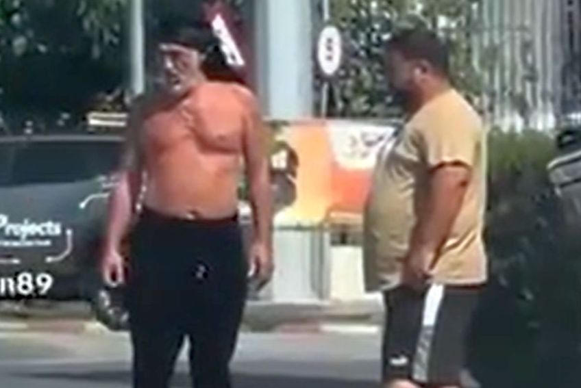 Gigi Becali a fost surprins de trecători la bustul gol, pe șantier