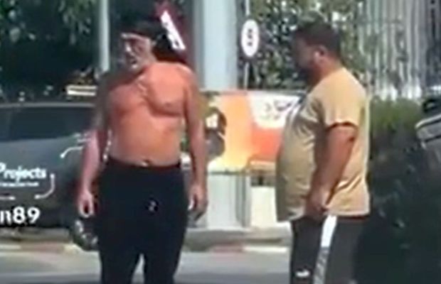 „Stallone de România”  » Gigi Becali a descins din Rolls cu un „turban”, la bustul gol