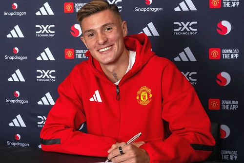 Benjamin Sesko, prezentat de Manchester United // foto: X @ Man Utd