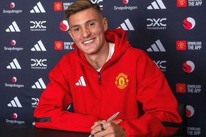 Manchester United și-a prezentat noua vedetă » De ce a ales bani mai puțini: „Ceea ce mă entuziasmează cu adevărat...”