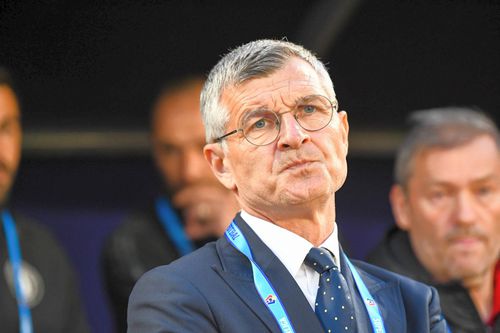 Sabău, la pământ după U Cluj - Petrolul. FOTO: Imago Images