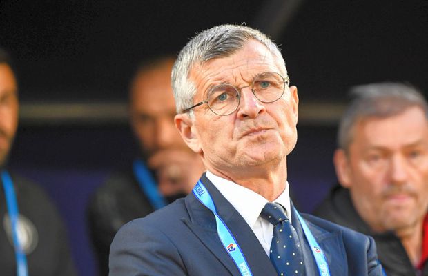 Dărâmat total, Sabău și-a DISTRUS jucătorii: „Rușinos! Au intrat cu «aere» de vedete, echipă mediocră”