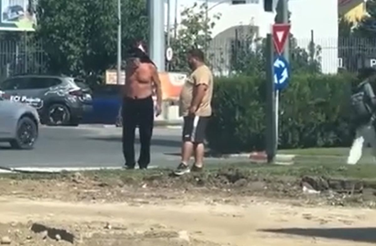 Gigi Becali, la bustul gol pe șantier