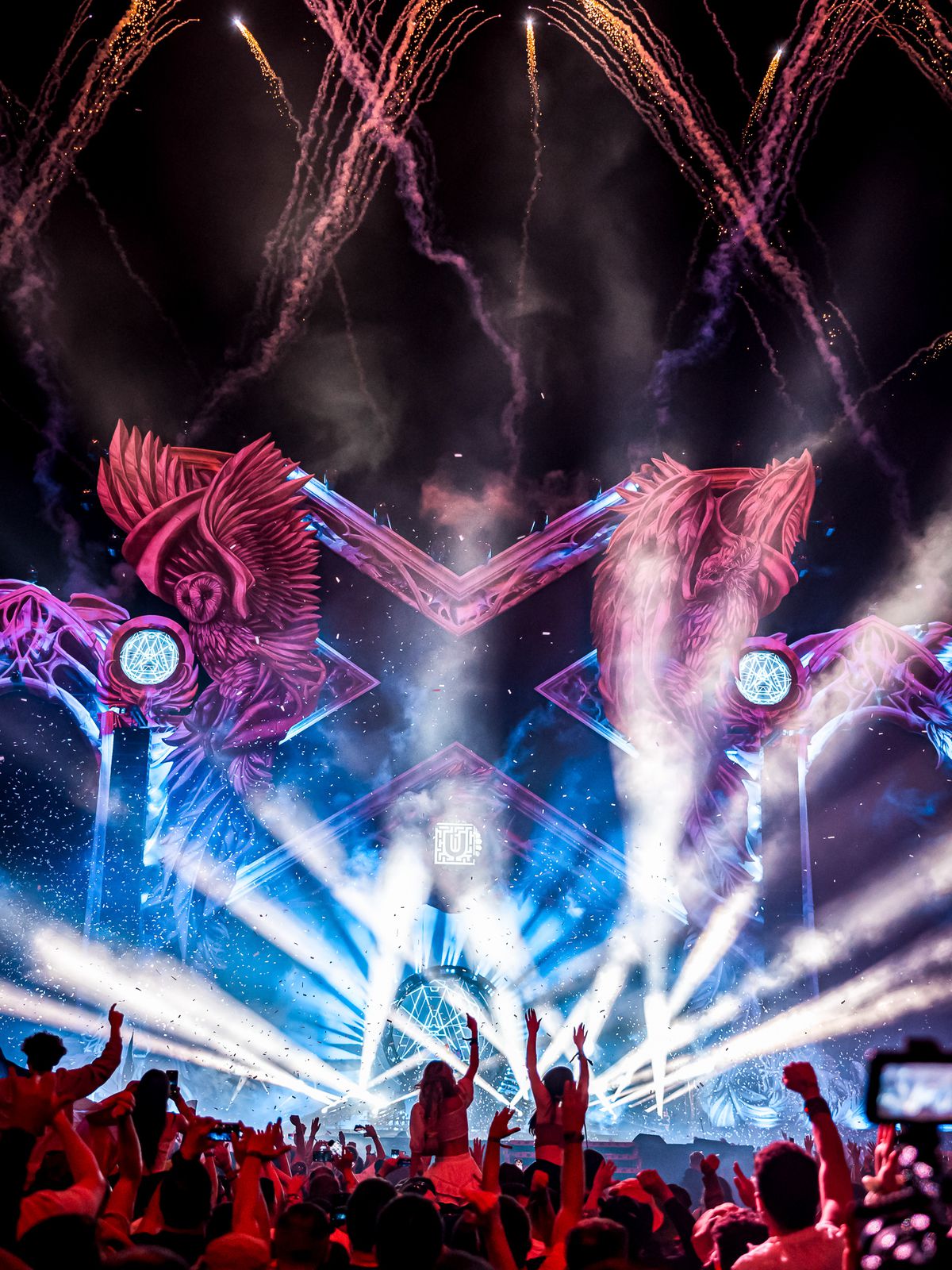 Nebunie, aseară, pe Cluj Arena » Au închis stadionul la Untold: fanii au răbufnit la porți