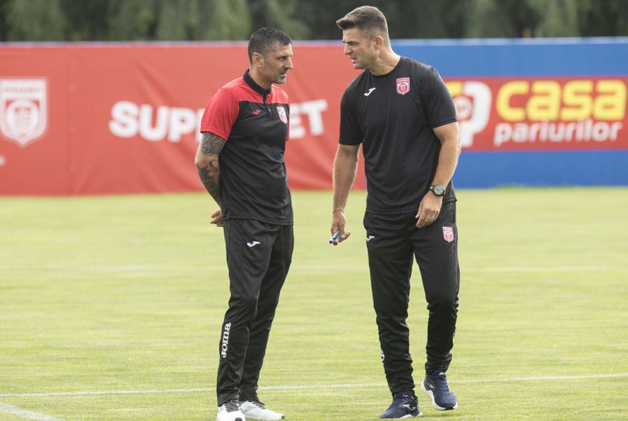 Ionel Dănciulescu (stânga) și Florin Bratu (dreapta), foștii atacanți de la Dinamo/ foto: Facebook @CS Dinamo Fotbal Florin Bratu, înaintea duelului alb-roșu din Cupa României Betano: „Este vorba de un singur Dinamo”