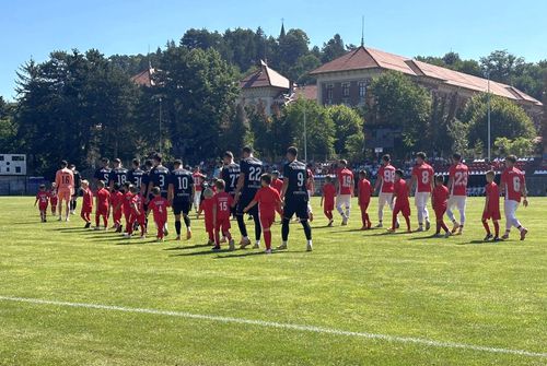 CS Dinamo s-a impus astăzi, 3-2, la prima victorie în Liga 2. Foto: Facebook AFC Campulung Muscel Junior Academy