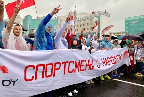 Situația din Belarus este gravă. După ce Aleksandr Lukașenko a câștigat alegerile cu un procent incredibil (80,23%), oamenii au ieșit în stradă