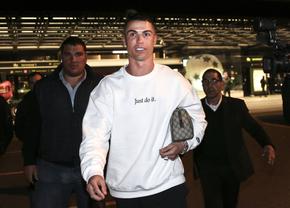 Cristiano Ronaldo mărturisește: „Mă simt ca într-o cușcă! Aș plăti să-mi recapăt intimitatea”