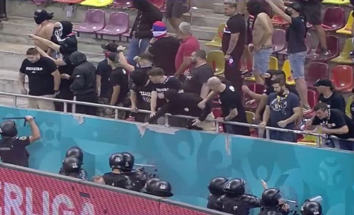 Previziune sumbră după scenele șocante de la Dinamo - Steaua: „Dacă nu se oprește sălbăticia asta, vor fi și morți”