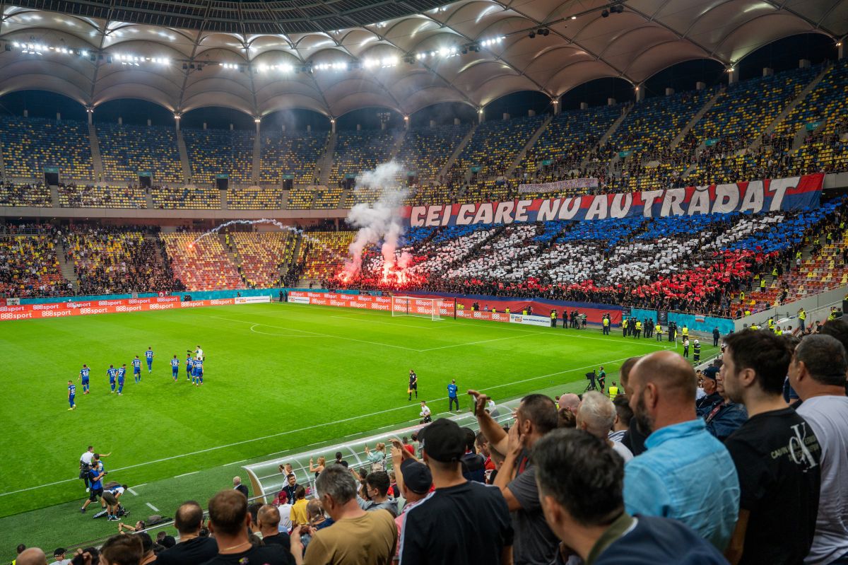 CSA Steaua a cerut penalty în derby-ul cu Dinamo! Faza s-a petrecut chiar sub ochii „centralului” Iulian Călin