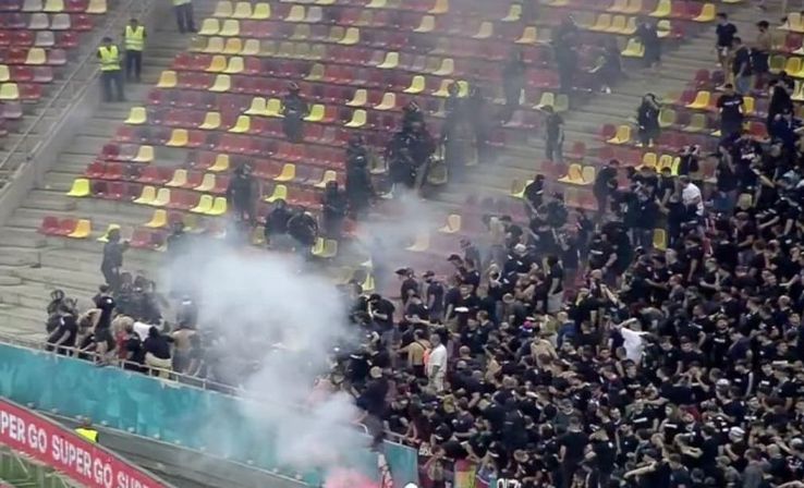 Incidente între ultrași înainte de Dinamo - Steaua. Foto: Captură DigiSport