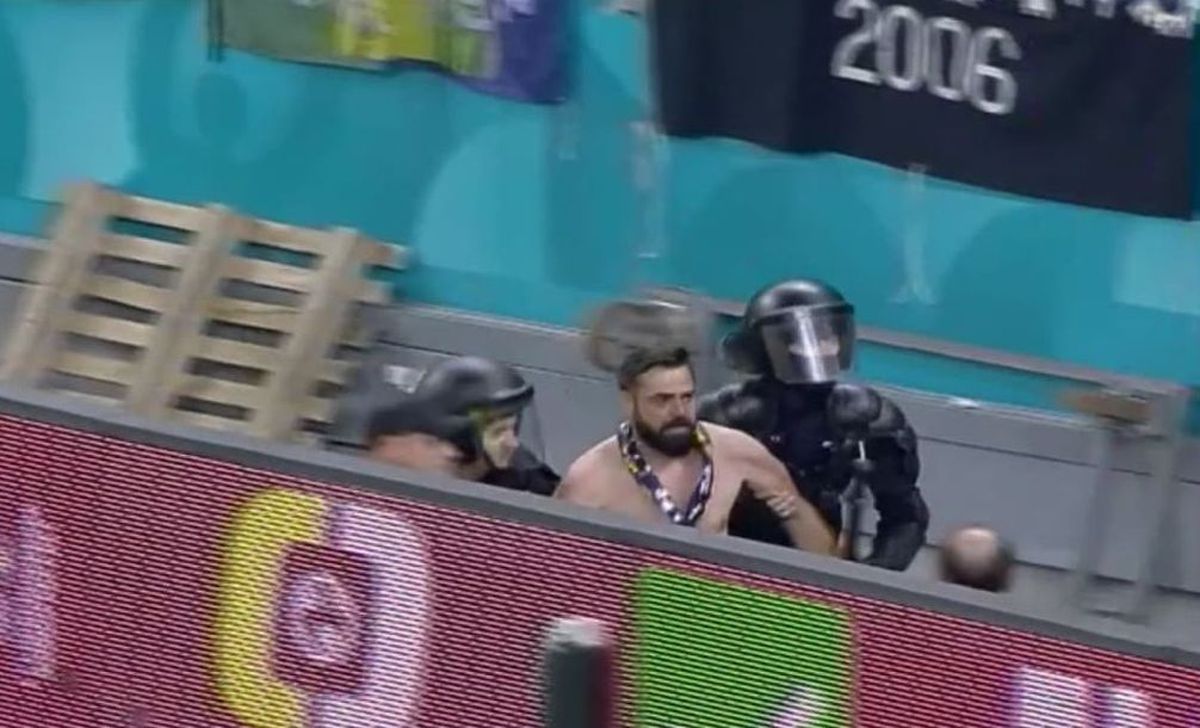 FRF, sancțiuni fără precedent după incidentele de la Dinamo - CSA Steaua » „Militarii”, obligați să plece din Ghencea! + Amendă record