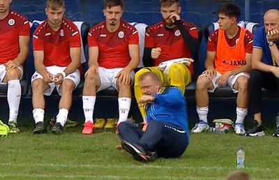 UPSSS! Dorinel Munteanu, pus la pământ în Progresul Spartac - Oțelul » Moment amuzant în deschiderea etapei de Liga 2