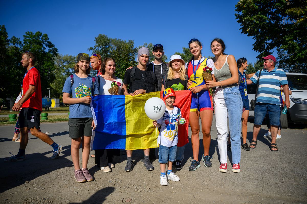 FOTO. Cum au sărbătorit sportivii români performanțele de la Campionatele Mondiale de Canotaj