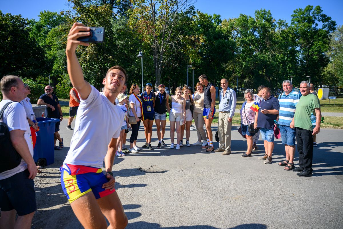 FOTO. Cum au sărbătorit sportivii români performanțele de la Campionatele Mondiale de Canotaj