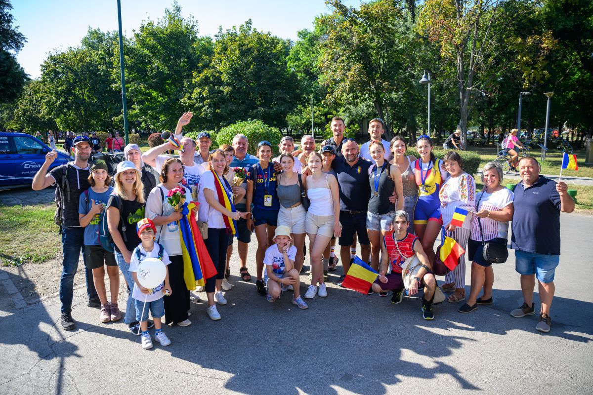 FOTO. Cum au sărbătorit sportivii români performanțele de la Campionatele Mondiale de Canotaj