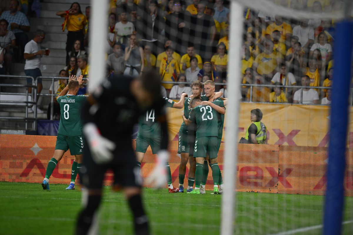 Moment emoționant înainte de România - Lituania » Christoph Daum a fost comemorat pe Stadionul Steaua